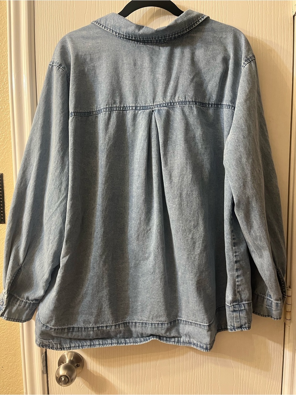 🛍️Jane and Delancey 2X Washed Light Blue Denim Button-Up - Picture 2 of 2